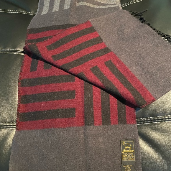 Lambs wool Women’s Scarf 100% Wool - Picture 4 of 7